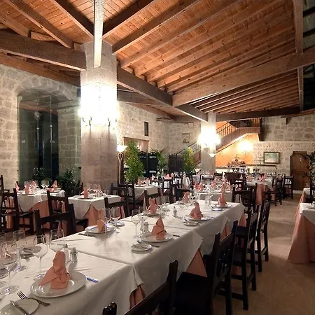 호텔 Senorio De Olmillos